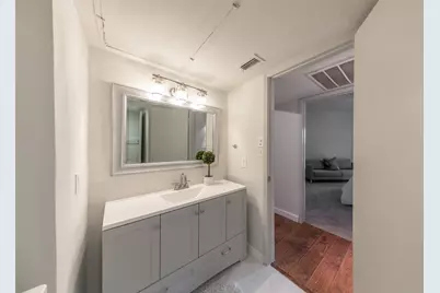 10811 Richmond Avenue #8, Houston, TX 77042 - Photo 17