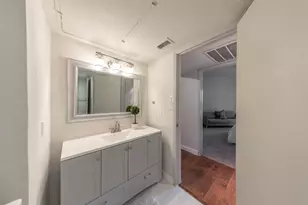 10811 Richmond Ave, Houston, TX 77042 - Photo 17