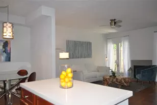 10811 Richmond Ave, Houston, TX 77042 - Photo 3