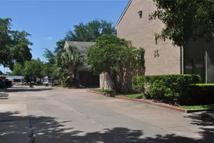 10811 Richmond Ave, Houston, TX 77042 - Photo 25