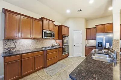 18115 Oliveria Way, Houston, TX 77044 - Photo 7