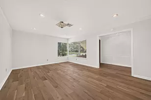 12411 Pinerock Ln, Houston, TX 77024 - Photo 11