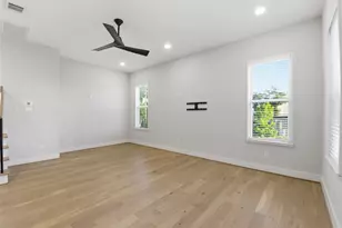 2204 Lou Ellen Ln, Houston, TX 77018 - Photo 11