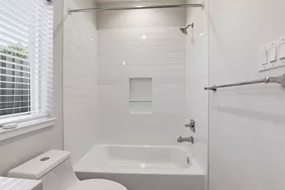 2204 Lou Ellen Lane, Houston, TX 77018 - Photo 9