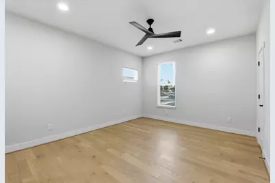 2204 Lou Ellen Lane, Houston, TX 77018 - Photo 7