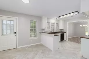 12830 Point Aquarius Blvd, Willis, TX 77318 - Photo 11