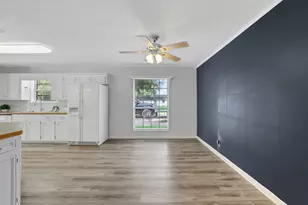 2403 Rosebud St, Nederland, TX 77627 - Photo 13