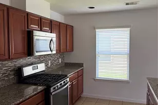 2542 Skyview Point Dr, Houston, TX 77047 - Photo 3
