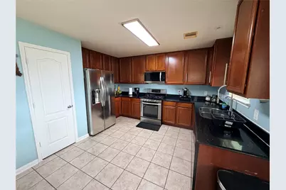 6507 Hawthorne Falls Lane, Houston, TX 77049 - Photo 11