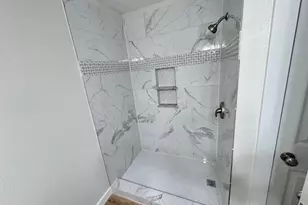 4406 Helen St, Hitchcock, TX 77563 - Photo 15