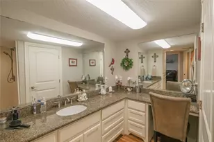 29523 County Rd 25, Damon, TX 77430 - Photo 13