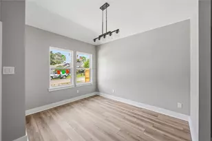 7012 Duan St, Houston, TX 77022 - Photo 7