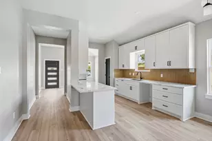 7012 Duan St, Houston, TX 77022 - Photo 5