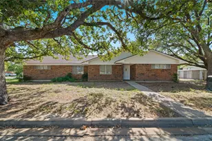 674 N Polk, Giddings, TX 78942 - Photo 1