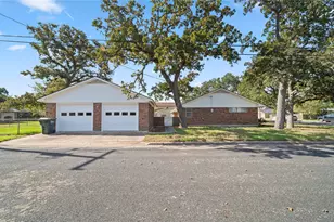 674 N Polk, Giddings, TX 78942 - Photo 1