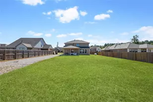 12242 N Chestnut Hls Dr, Conroe, TX 77303 - Photo 33