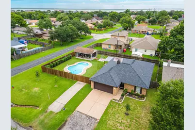 2530 36th Avenue N, Texas City, TX 77590 - Photo 1