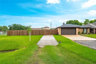 2530 36th Ave N, Texas City, TX 77590 - Photo 5