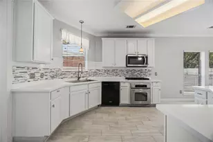807 Fairpark Ln, Sugar Land, TX 77479 - Photo 1
