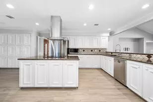 11802 Poplar Creek Dr, Houston, TX 77077 - Photo 15