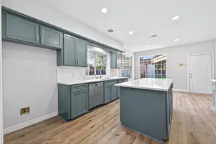 8010 Ashley Cir Dr N, Houston, TX 77071 - Photo 17