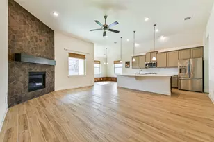702 Campbell Dr, League City, TX 77573 - Photo 7