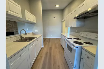 11217 Pender Lane, Houston, TX 77477 - Photo 3