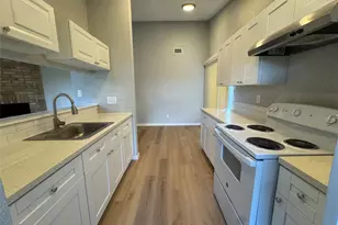 11217 Pender Ln, Houston, TX 77477 - Photo 3