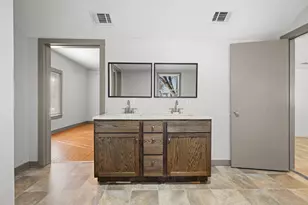 1002 N Banks St, Caldwell, TX 77836 - Photo 17