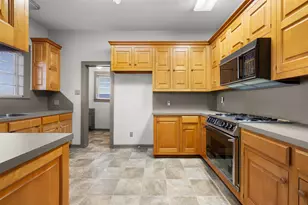 1002 N Banks St, Caldwell, TX 77836 - Photo 9