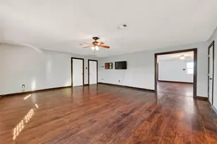 1910 Duncan Dr, Oyster Creek, TX 77541 - Photo 11