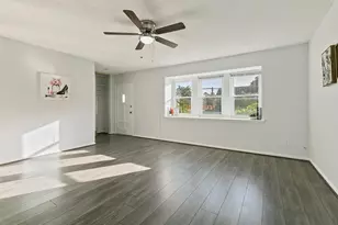 2324 Shadowdale Dr, Houston, TX 77043 - Photo 11