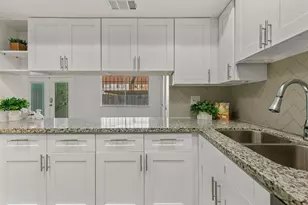 2324 Shadowdale Dr, Houston, TX 77043 - Photo 9