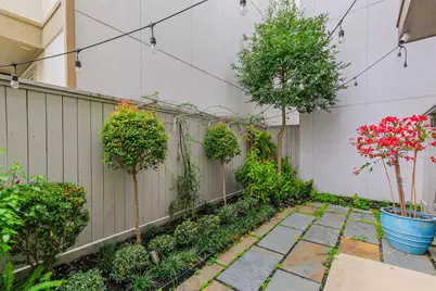 809 Leavenworth Avenue, Houston, TX 77008 - Photo 25