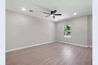 5201 Kenilwood Dr #A, Houston, TX 77033 - Photo 9
