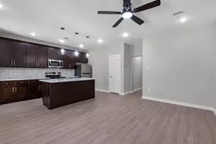 5201 Kenilwood Dr, Houston, TX 77033 - Photo 7