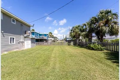 3927 Panola Drive, Galveston, TX 77554 - Photo 17