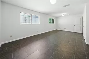 7323 Carew St, Houston, TX 77074 - Photo 9