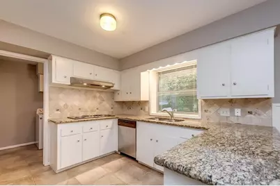 810 Borden Street, Sugar Land, TX 77478 - Photo 9