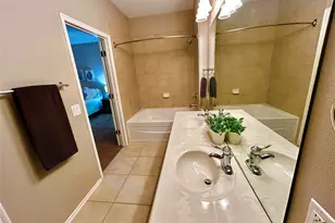 13600 Breton Ridge St, Houston, TX 77070 - Photo 15