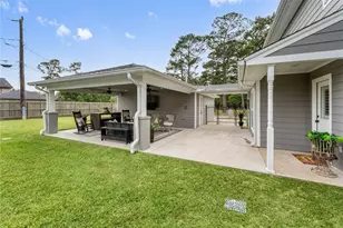 3301 Winter Ln, Baytown, TX 77521 - Photo 23