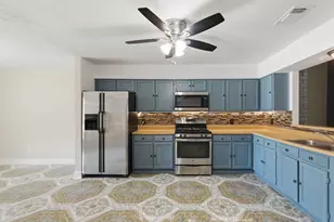 7334 Mundare Ln, Houston, TX 77086 - Photo 9