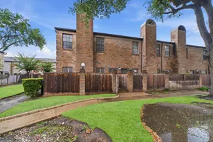 9850 Pagewood Ln, Houston, TX 77042 - Photo 29