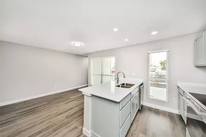 781 Country Place Drive #2021, Houston, TX 77079 - Photo 11