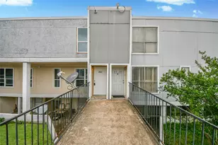 781 Country Pl Dr, Houston, TX 77079 - Photo 1