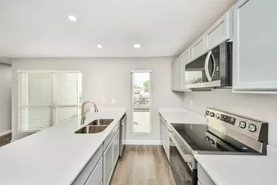 781 Country Place Drive #2021, Houston, TX 77079 - Photo 9