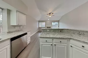 5026 Maple Brook Ln, Houston, TX 77345 - Photo 7