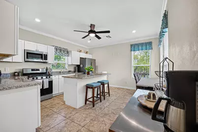2734 Avenue D, Dickinson, TX 77539 - Photo 9