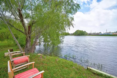 2734 Avenue D, Dickinson, TX 77539 - Photo 11