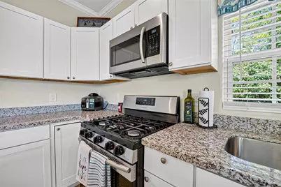 2734 Avenue D, Dickinson, TX 77539 - Photo 13